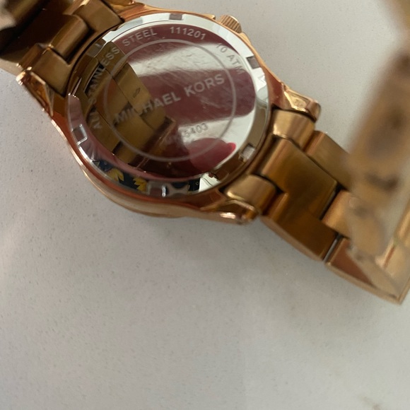 Michael Kors watch. - Picture 4 of 5